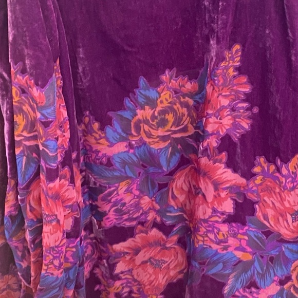 Free People Misha Velvet Mini Dress
X Large Floral Burnout Long Sleeve - Picture 11 of 16